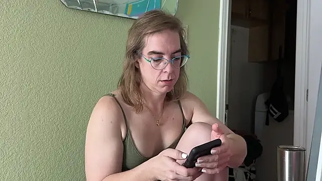 Chat +18 de MirandaFlowers ao vivo