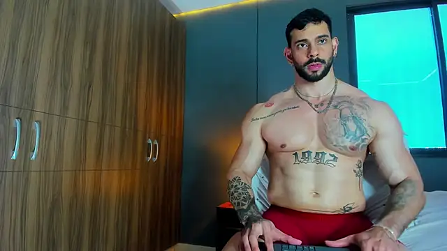 massimo_visconti's Webcam Show