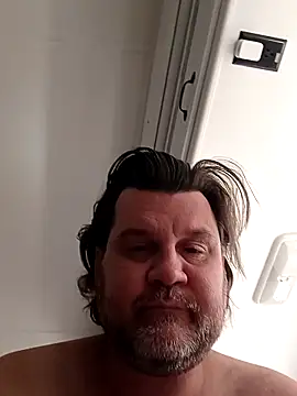 EZs_FuKRoOm Chat XXX in diretta