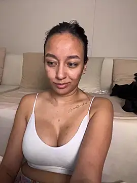 Chatroom XXX en direct de DianaHopson