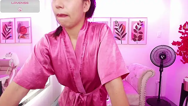 Ema_louis_ Live XXX-Chat