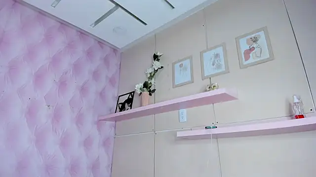 TaniaBellini Live XXX-Chat