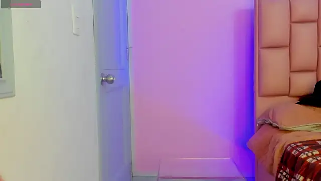 Онлайн чат XXX emma_cg