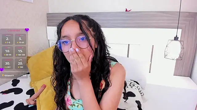 Živý XXX chat Emilyblussh