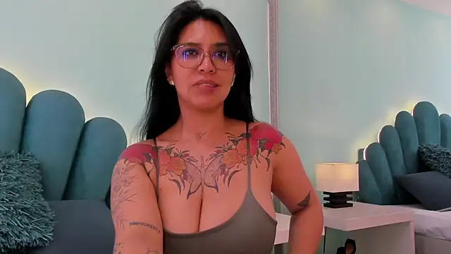 XXX chat uživo modela sharlott18