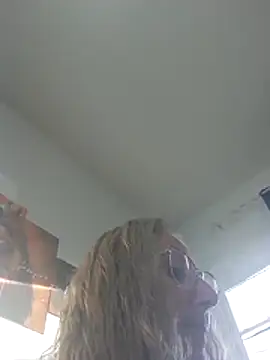 MILEIDE980's Live XXX Chat