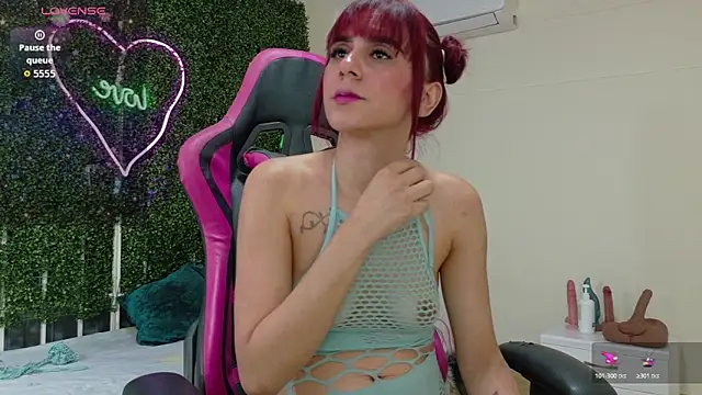 emy_0's Live XXX Chat