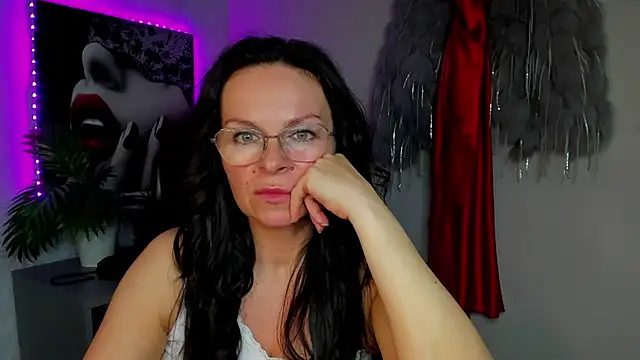 HelenLuxx: онлайн-секс-чат