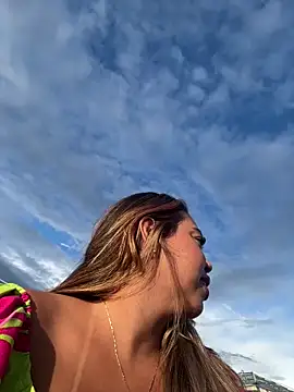 lariic's Live XXX Chat