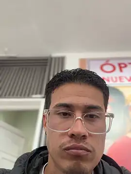 Chat XXX en directo de TavoHot_