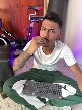 Latinmoster_boss Obrolan Langsung XXX