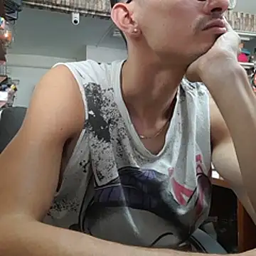 Chat XXX en directo de jhosuamoore