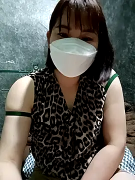 HaChi033 在線直播表演