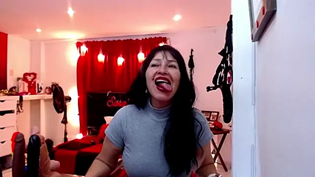 Sarah_teiku's Live XXX Chat