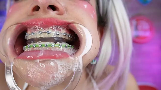 miss__wanda's Live XXX Chat