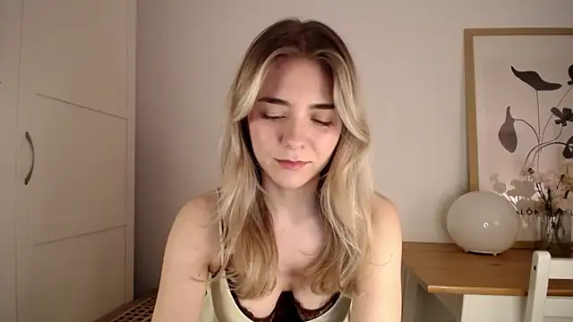 AmyDelight Adlı Modelin Canlı XXX Sohbeti