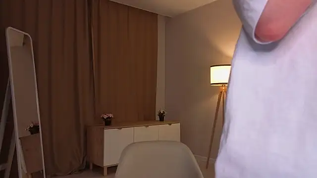 BettyBrowni Adlı Modelin Canlı XXX Sohbeti