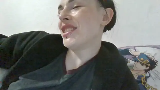 Trinsy_Love Adlı Modelin Canlı XXX Sohbeti