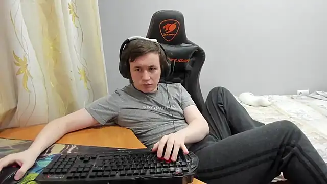 iliaskrislove 网络视讯表演