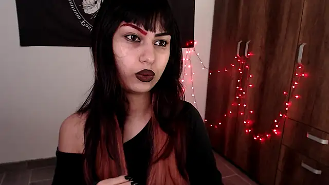 Little-Lucifer Chat XXX live