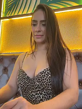 Mau_White Adlı Modelin Canlı XXX Sohbeti