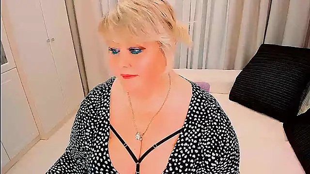 Show de BIGTITSBBW na webcam