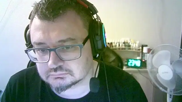 SirAbuser élő XXX-chatje