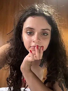 Lizz_ismyalter Chat XXX in diretta