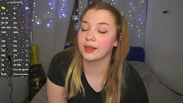 CuteSharlotiのライブXXXチャット