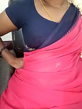 Tamil-hotwife Webcam Show