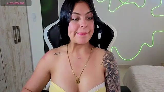 Chatroom XXX en direct de Victoryyy_