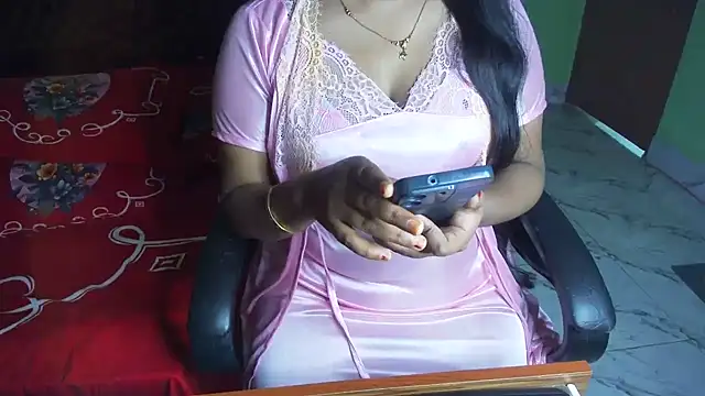 แชท XXX สดของ BengaliQueenStar