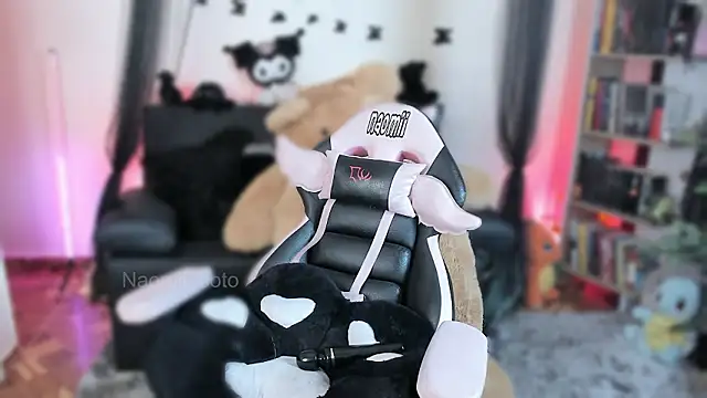 دردشة Naomii_Soto الجنسية المباشرة