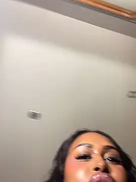 Realriyaaa Webcamshow