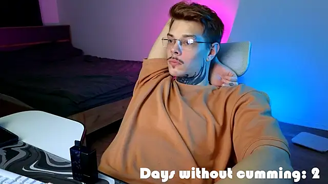 DENIS_HERE 即時 XXX 聊天