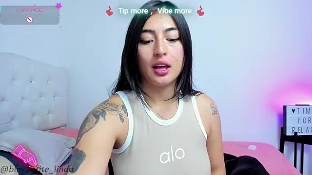 Czat XXX na żywo – Blue_Petite