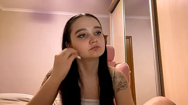 TrulaPhay live XXX chat