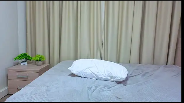 alorenna 在線直播表演