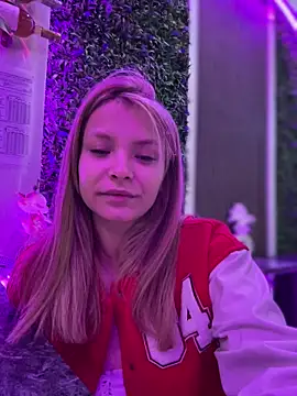 AnastasiaAniess Adlı Modelin Canlı XXX Sohbeti