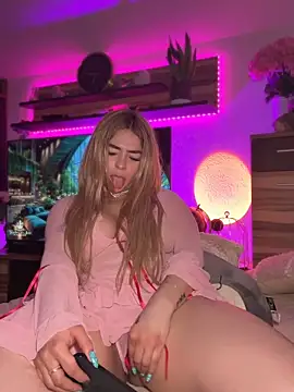 OriannaFox Adlı Modelin Canlı XXX Sohbeti