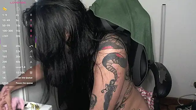 val_bardot's Live XXX Chat