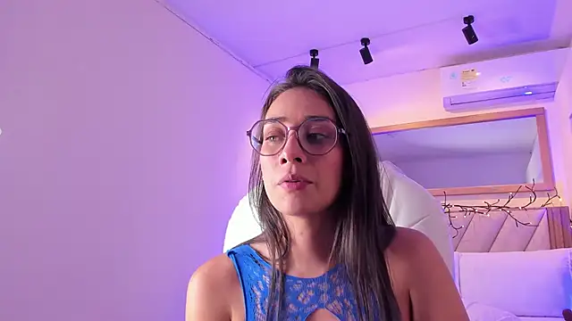 NahimiThompsonのライブXXXチャット