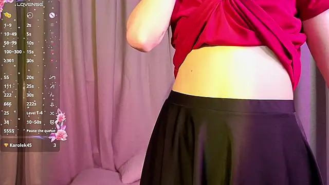 NicoleLuxeのライブXXXチャット