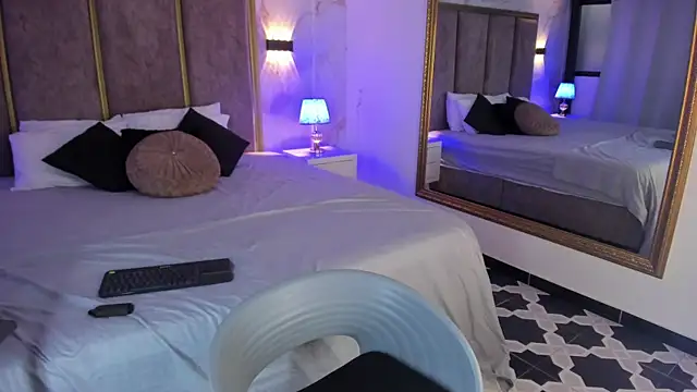 LolaGray__ 即時 XXX 聊天