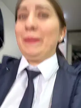 _Susy-Office1 – Naživo XXX chat