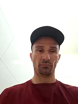 Nacho18hot: διαδικτυακό σόου στην κάμερα