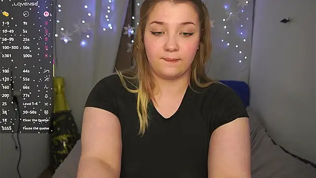 Živý XXX chat CuteSharloti