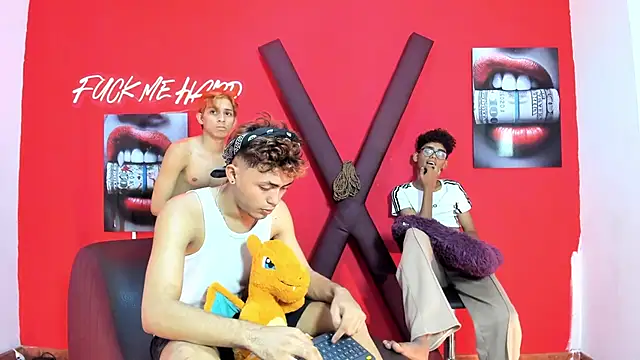 VERY_HOT_GUYS webkamerás műsora