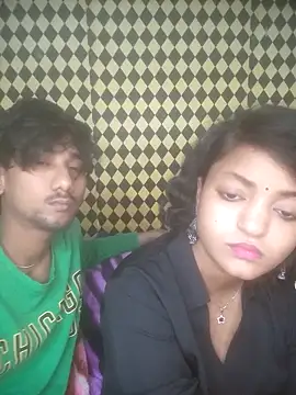 Freakingromance Adlı Modelin Canlı XXX Sohbeti