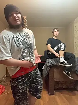 Pokazy przed kamerką – desiredude9